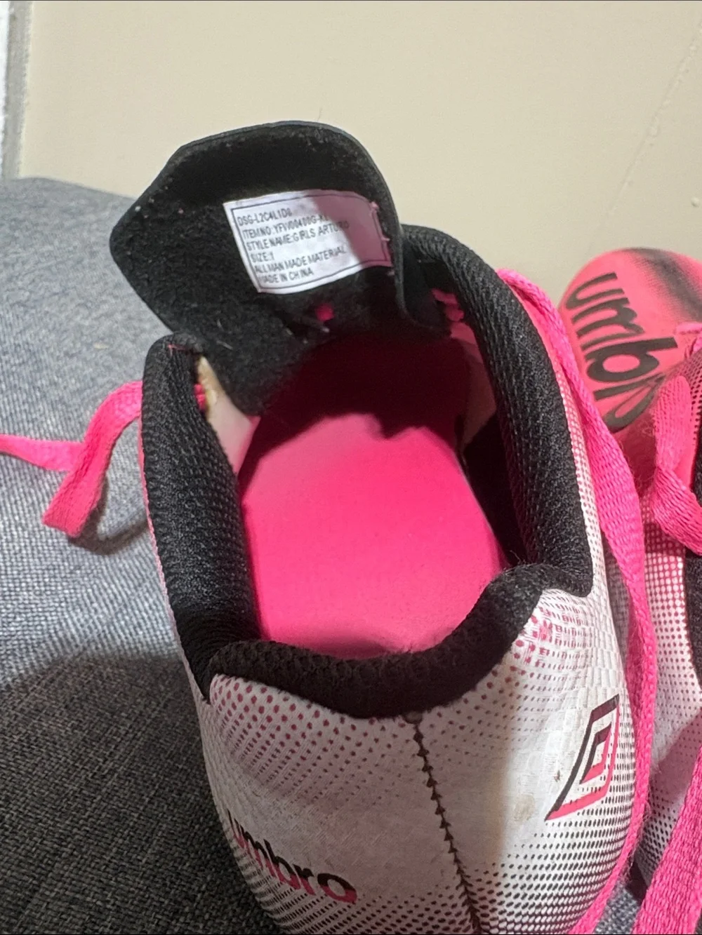 Umbro Soccer Cleats Pink Black Kids Size 1